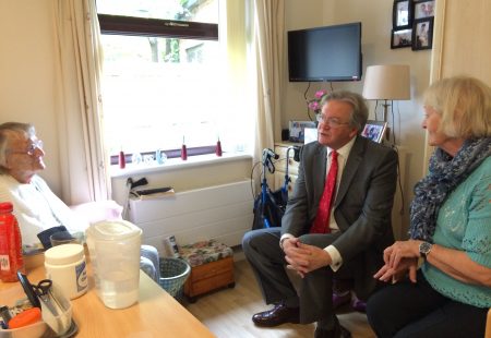 Peter Dowd meets Peggy Cummins