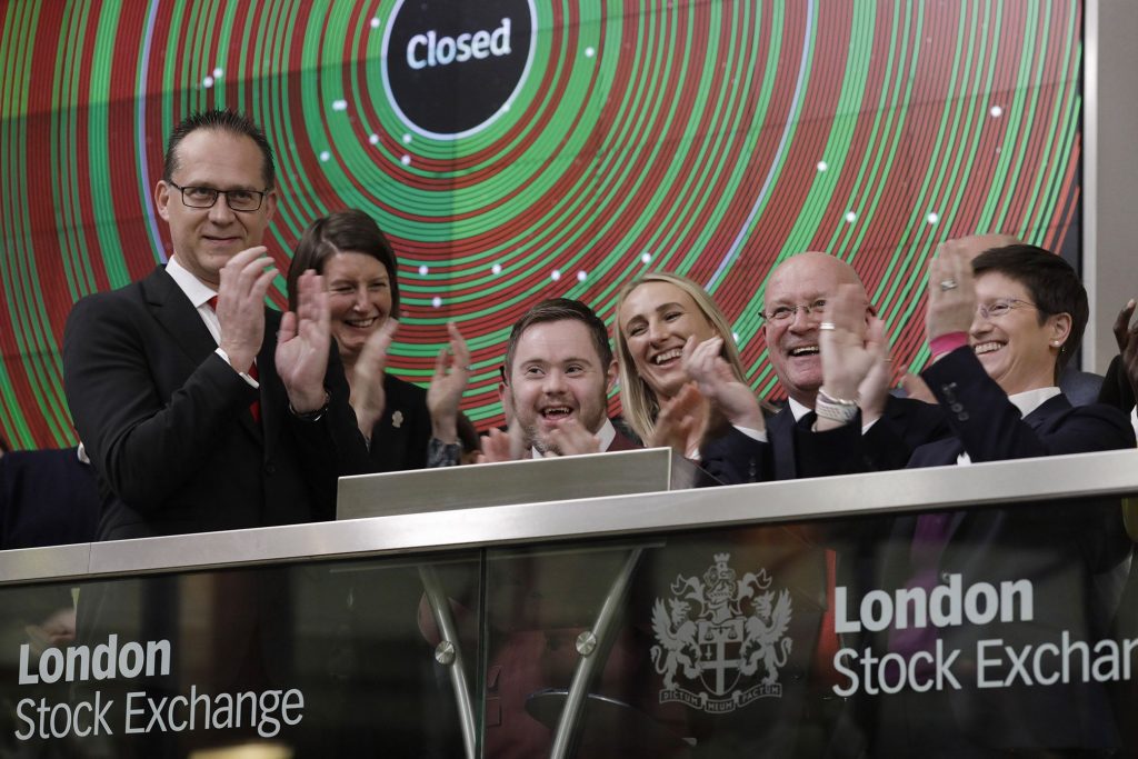 Oliver Thomason closing the market at London Stock Exchange